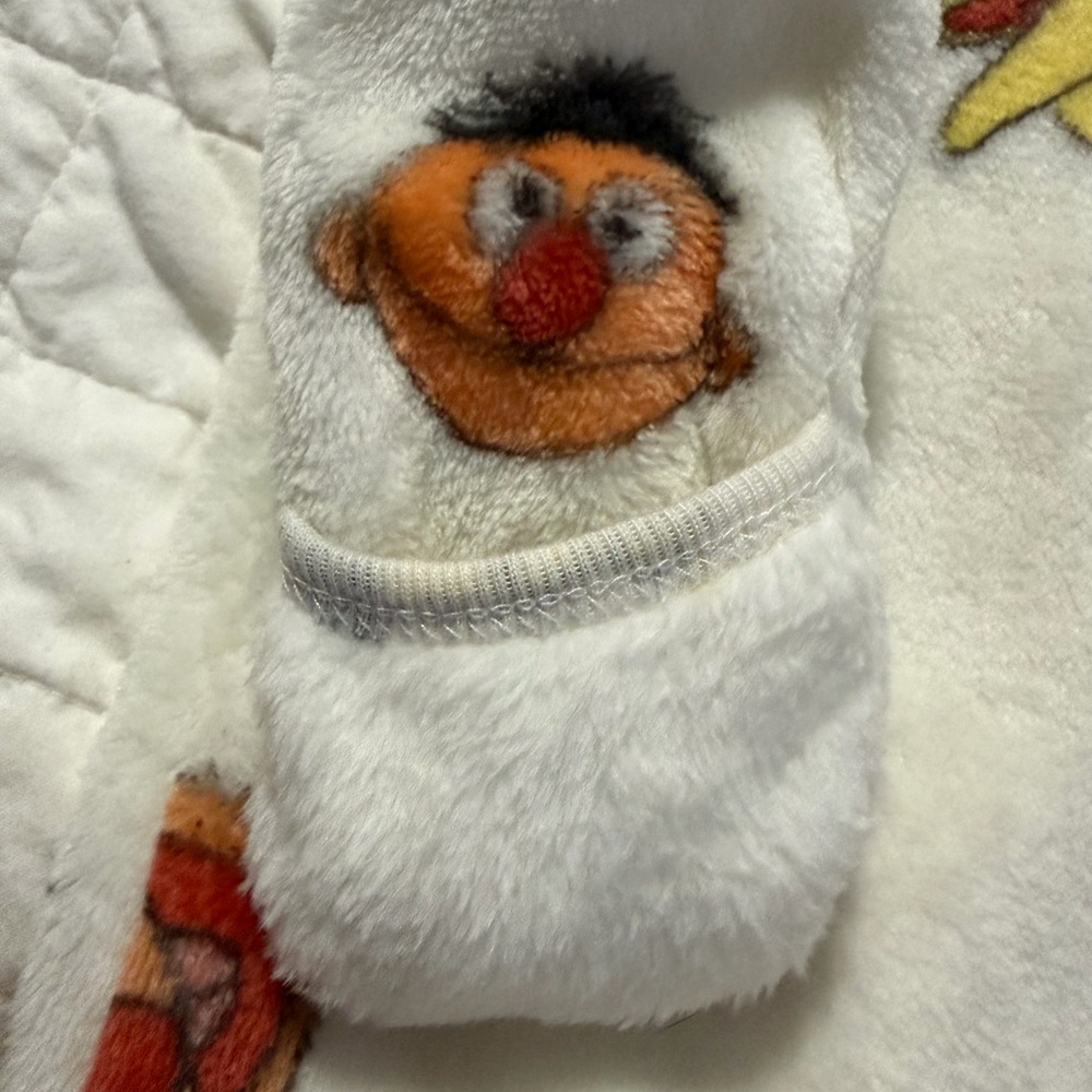 Sesame Street Fleece Baby Footie Sleeper w/ Covered Mittens size 0-3 Months NWOT - Picture 11 of 15